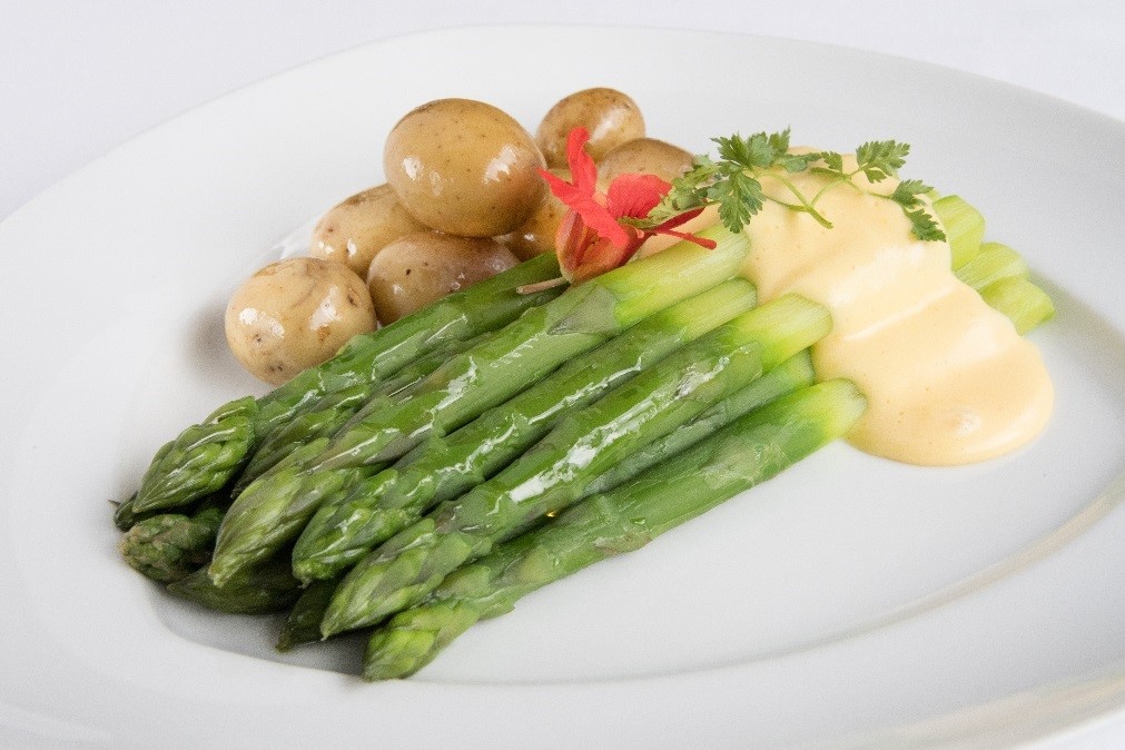 Spargel an Sauce Hollandaise