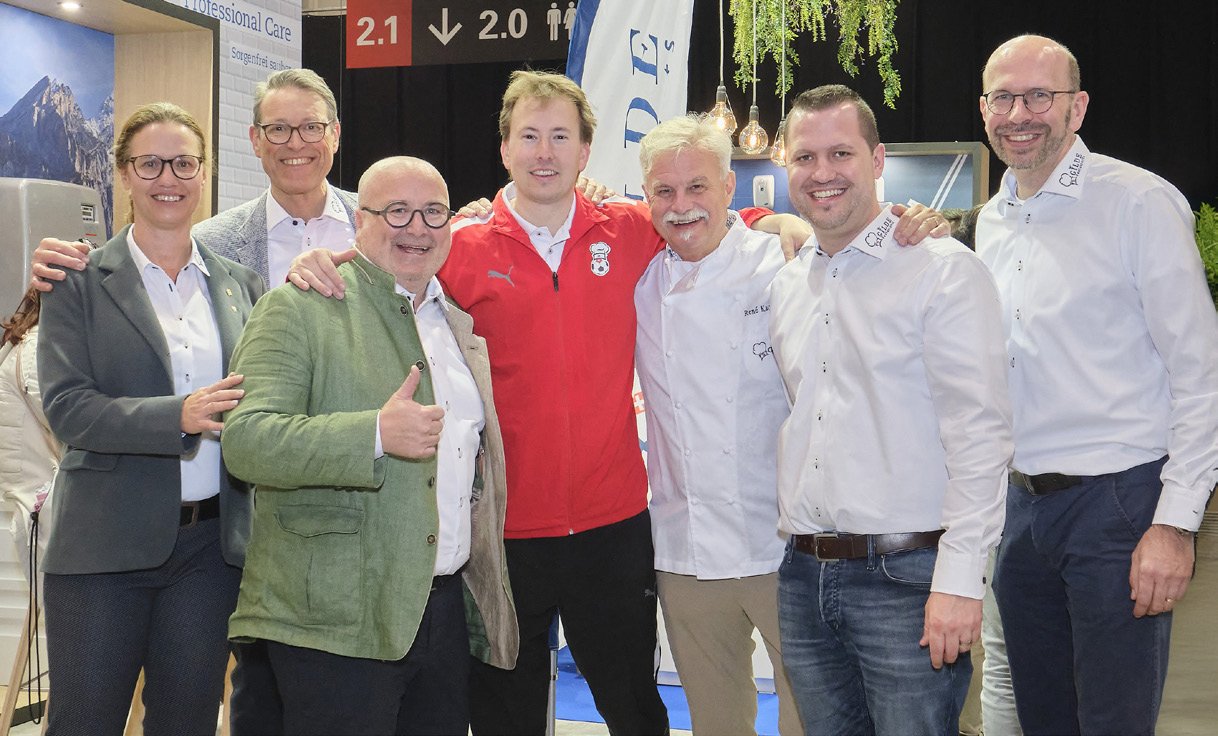 David Geisser mit Gilde-Präsident Daniel Windlin und Vorstandsmitgliedern
